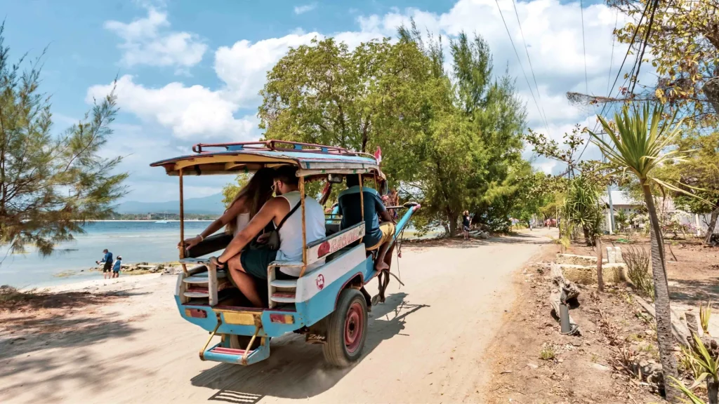 Local transport tips and guidance as part of travel info to Gili Air Port for visitors.